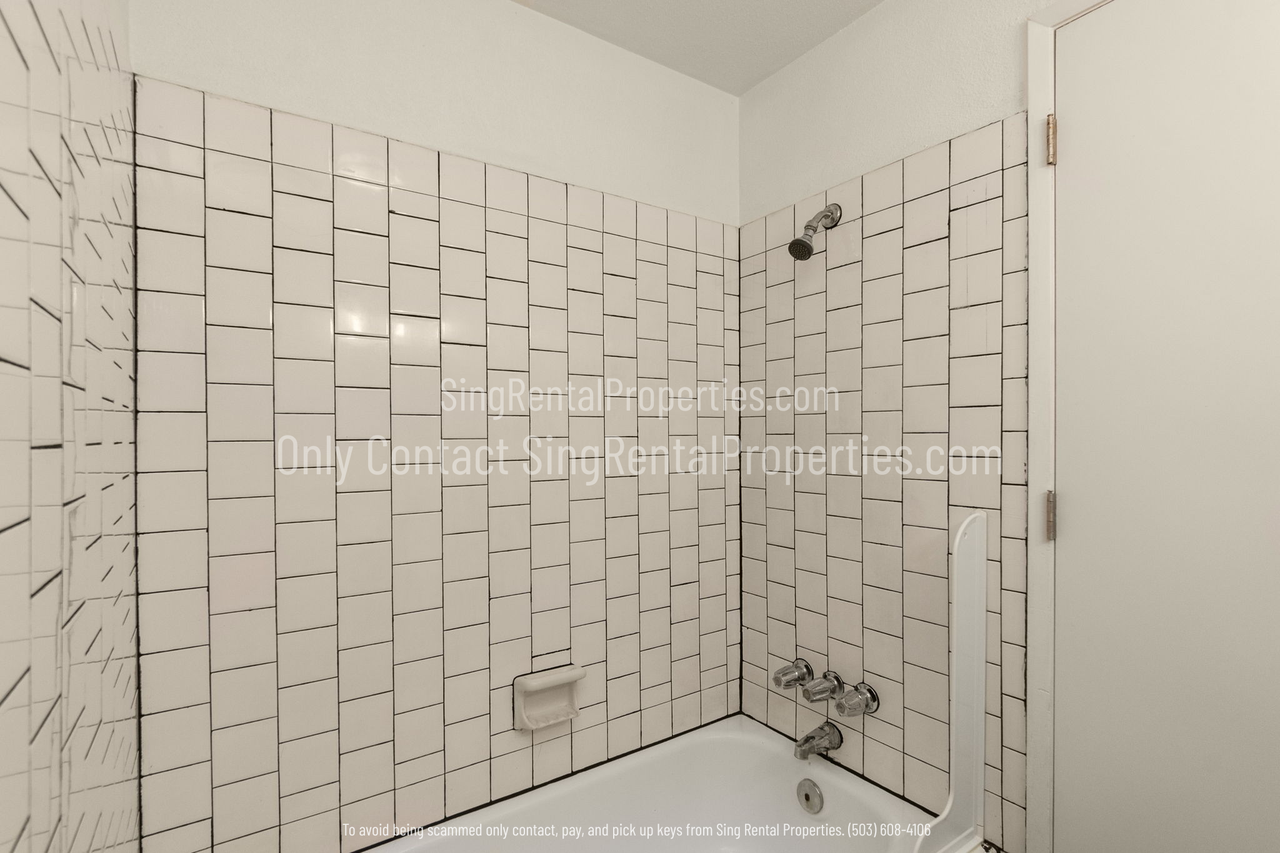 4495 Riverview Ave #2 - Photo 3 of 22