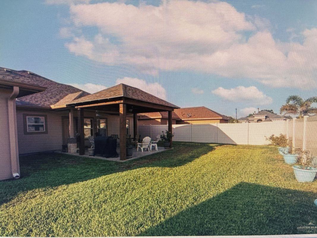 6105 Hemplock Ave - Photo 3 of 4