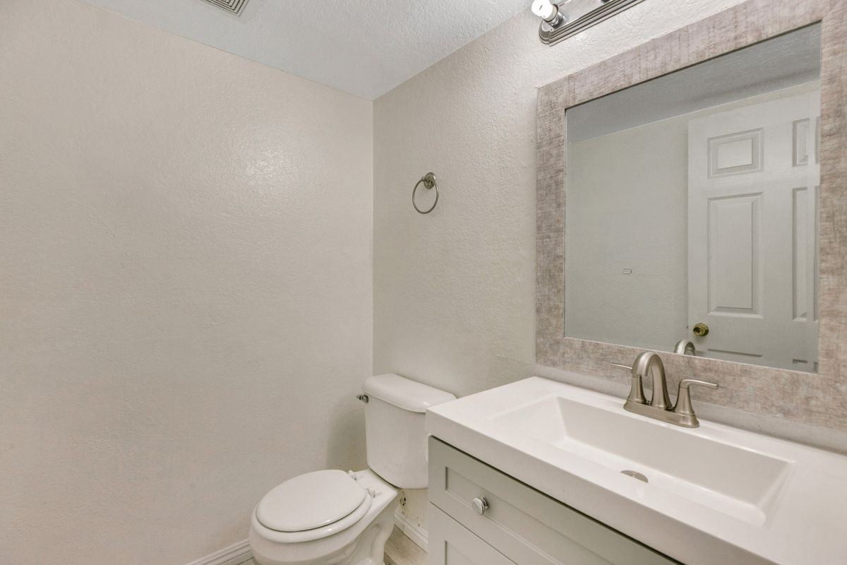 2006 Illinois St - Photo 2 of 23