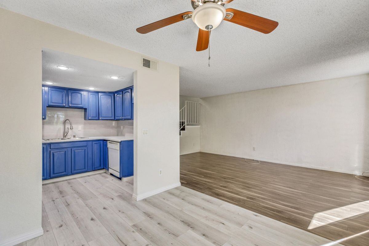 2006 Illinois St - Photo 4 of 23