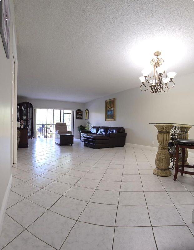 302 Lakeview Dr ##102 - Photo 4 of 9