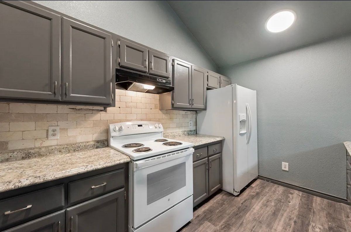 9112 Coral Ln - Photo 2 of 14