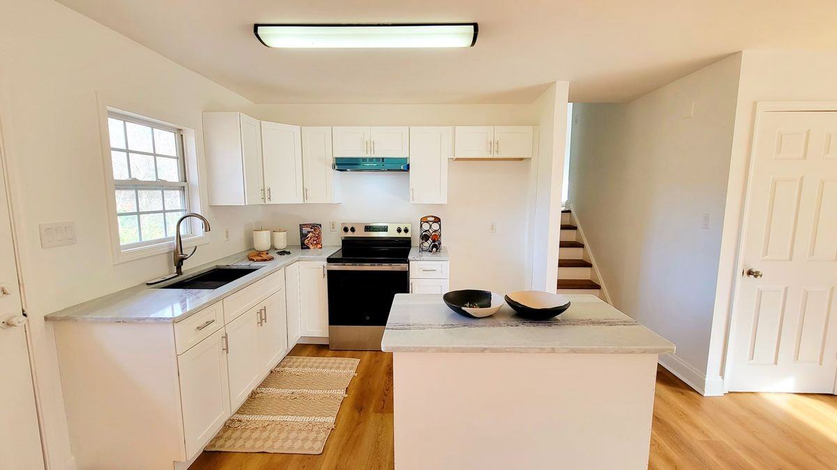 1590 Flicker Rd - Photo 4 of 11