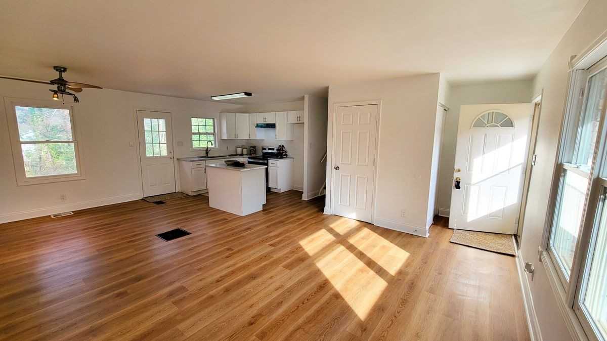 1590 Flicker Rd - Photo 5 of 11