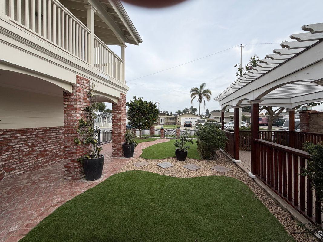 19041 Hillsboro Cir - Photo 6 of 49