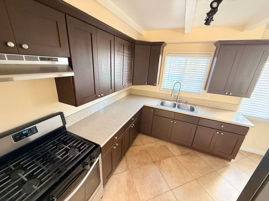 7656 Bellaire Ave - Photo 2 of 4