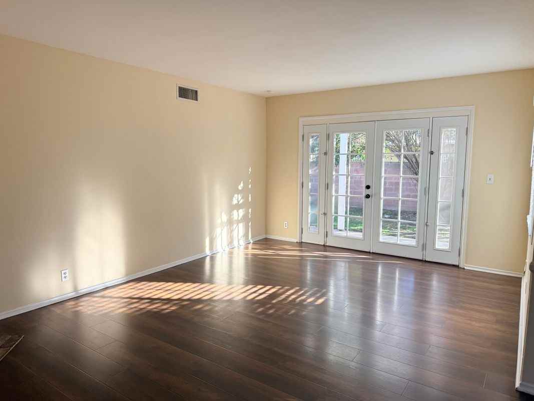 7656 Bellaire Ave - Photo 4 of 4