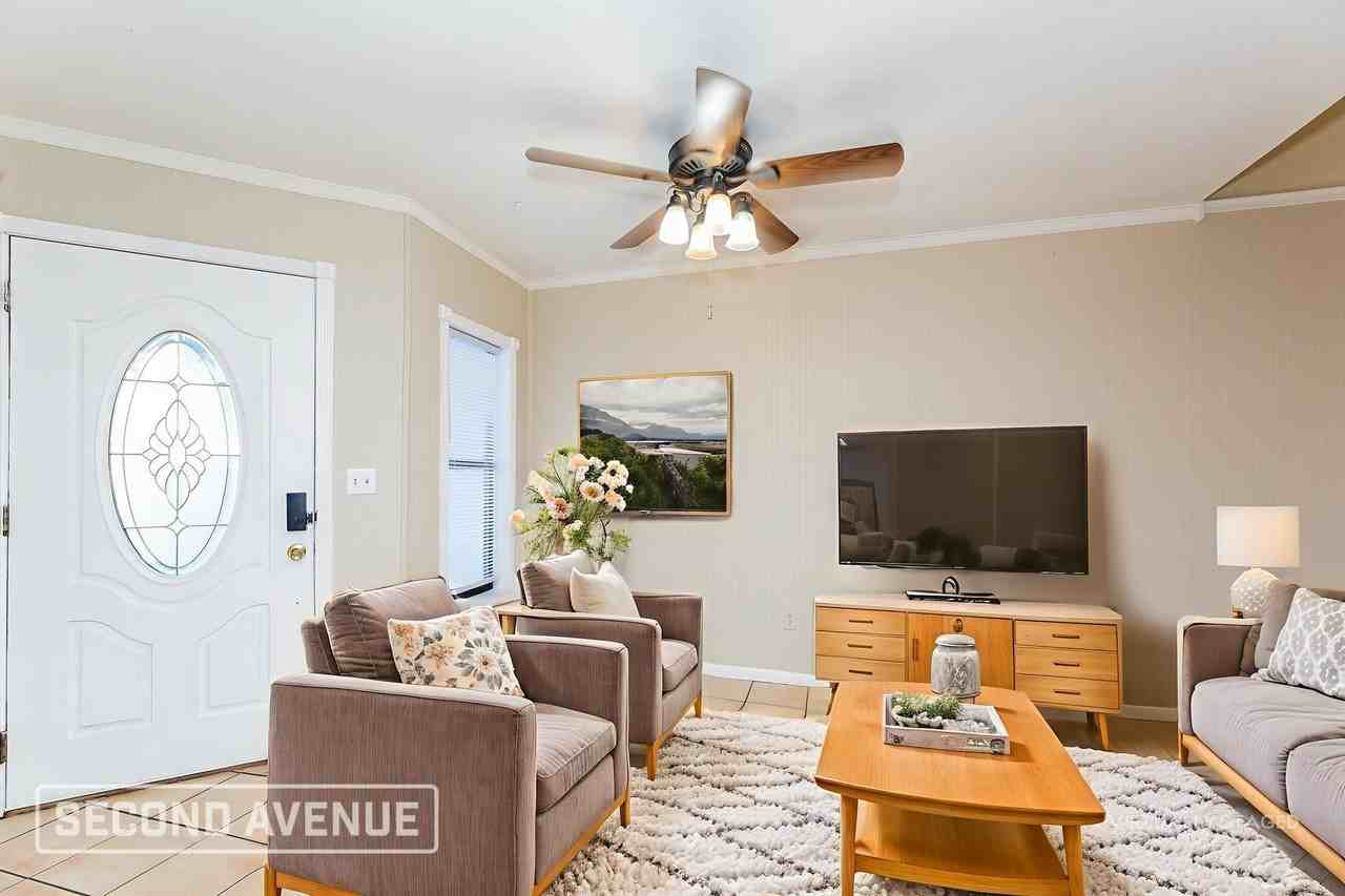 1226 Bayshore Dr N - Photo 2 of 26