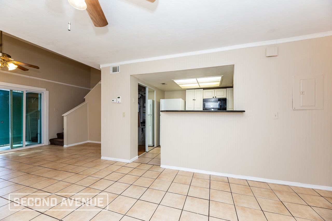 1226 Bayshore Dr N - Photo 5 of 26