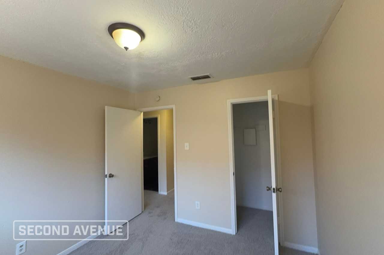 7023 Foxhurst Ln - Photo 7 of 14