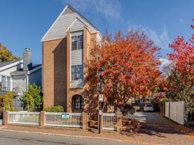 406 W 9th St Apt 304 - Photo 1 of 1