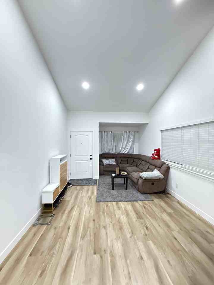 10532 Mills Tower Dr - Photo 2 of 12