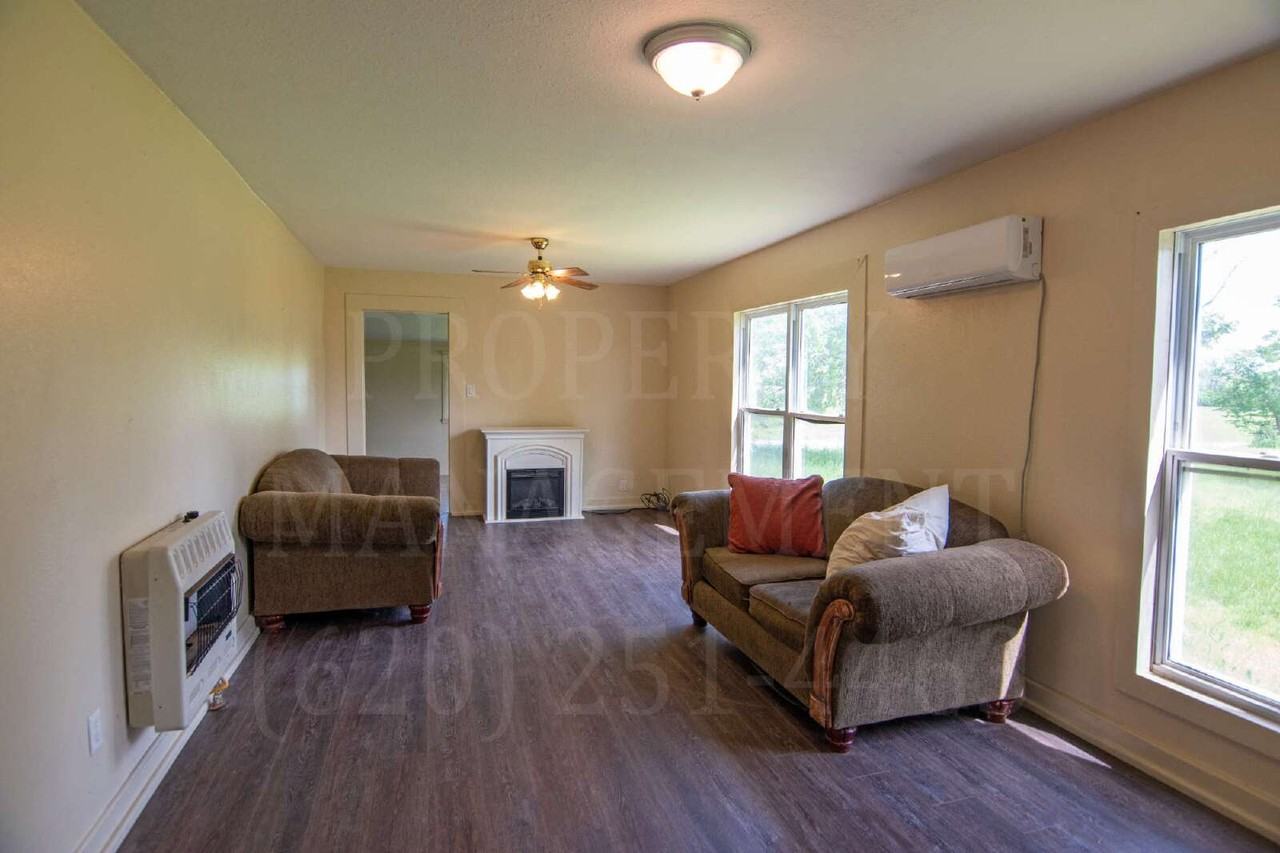 2041 County Road 5300 - Photo 3 of 20