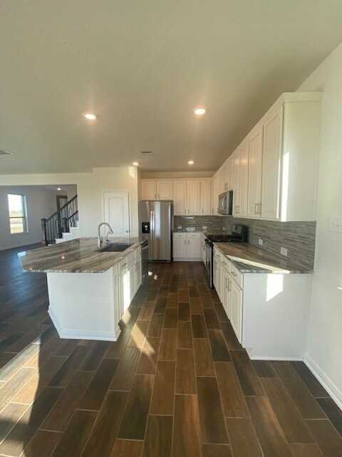 4706 Abbey Manor Ln - Photo 3 of 14