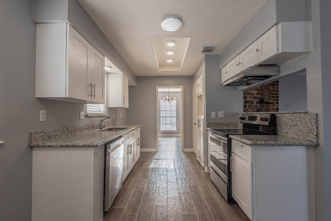 423 Gentilly Dr - Photo 2 of 25