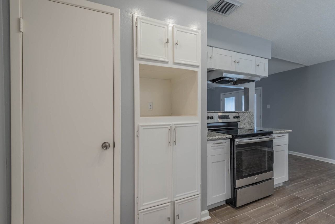 423 Gentilly Dr - Photo 5 of 25