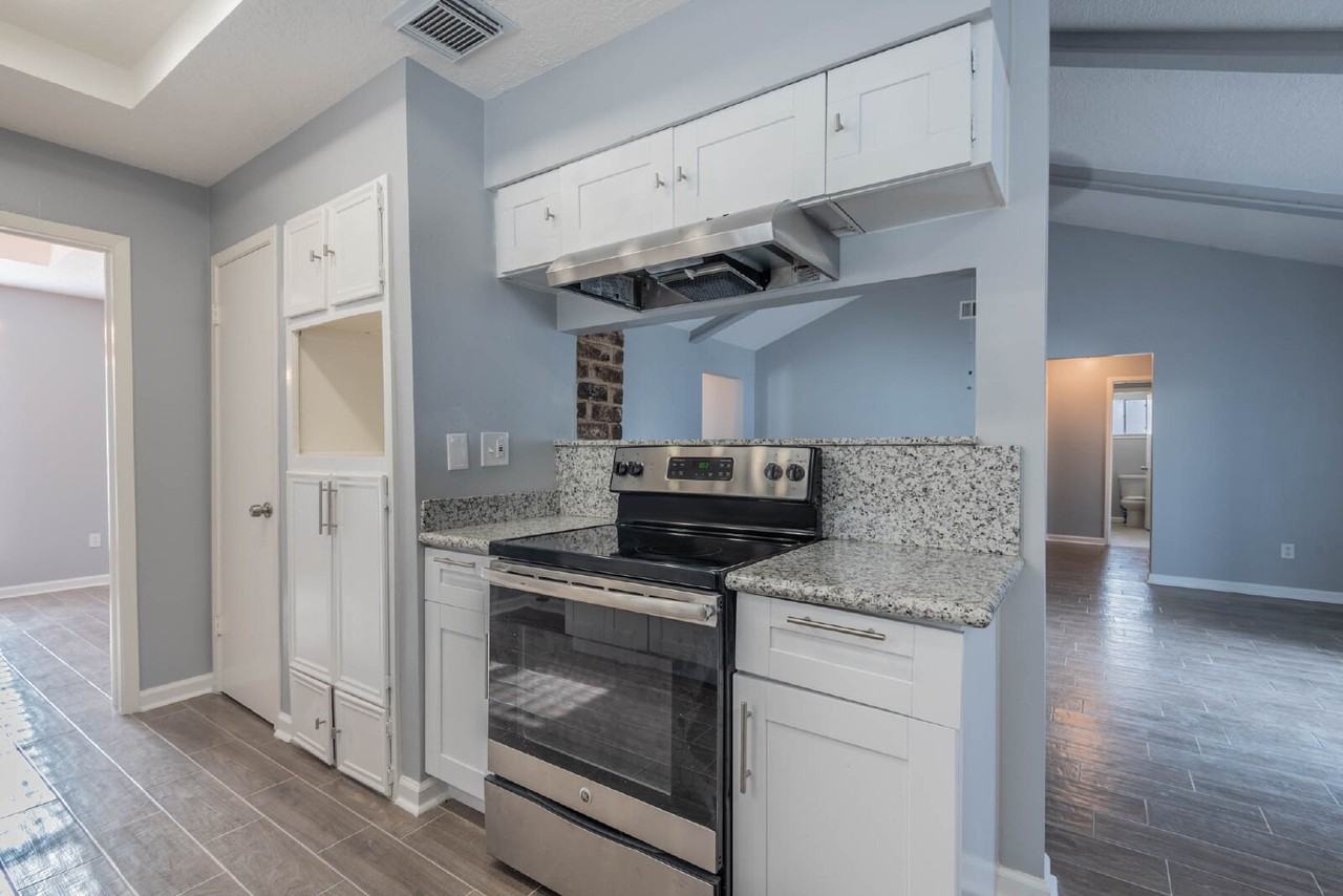 423 Gentilly Dr - Photo 6 of 25