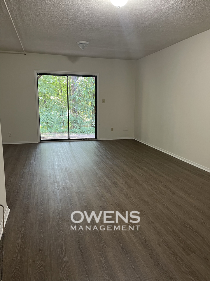 2497 Hidden Cove Ct Apt D - Photo 4 of 9