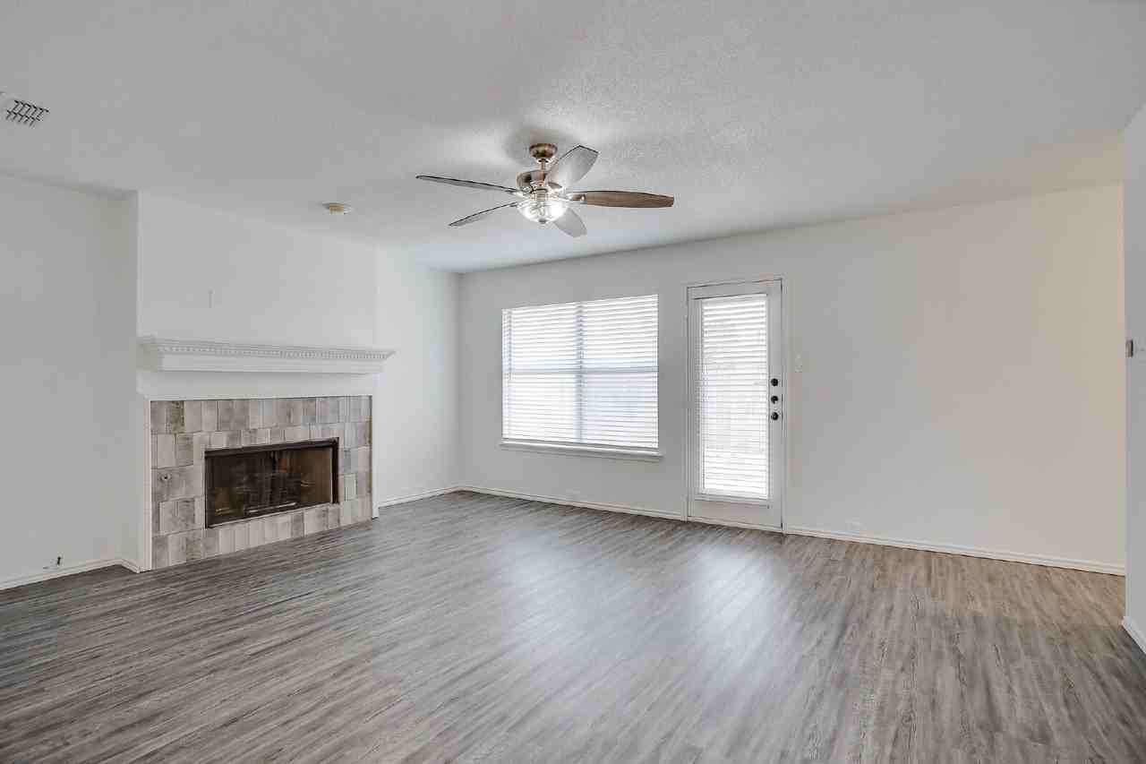 2513 108th Dr - Photo 3 of 12