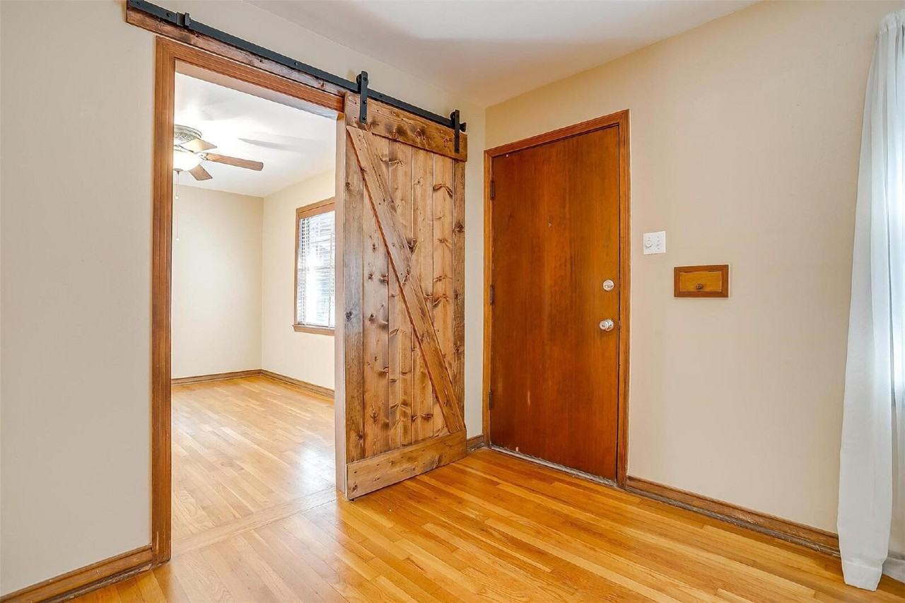 604 Monticello Dr - Photo 2 of 13