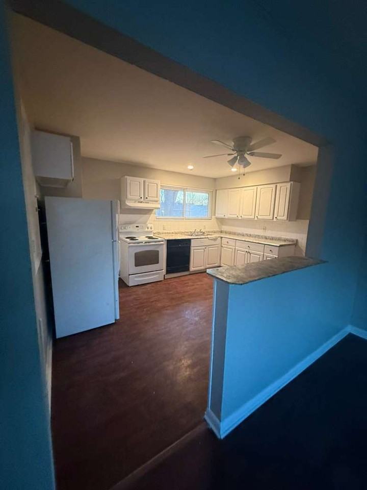 1160 Walker Ave - Photo 3 of 22