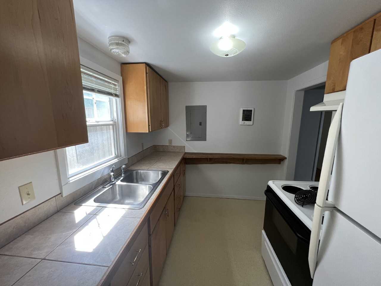 318 E 15th Ave - Photo 3 of 9