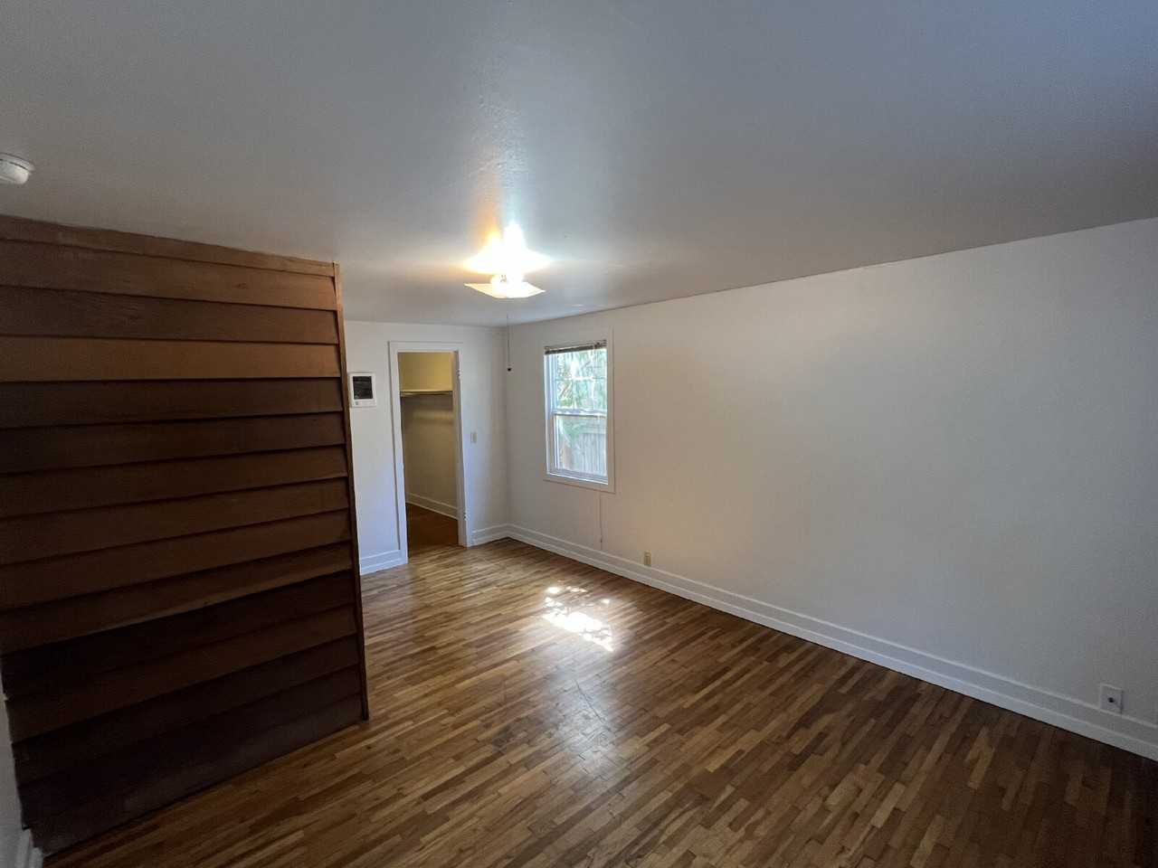 318 E 15th Ave - Photo 5 of 9