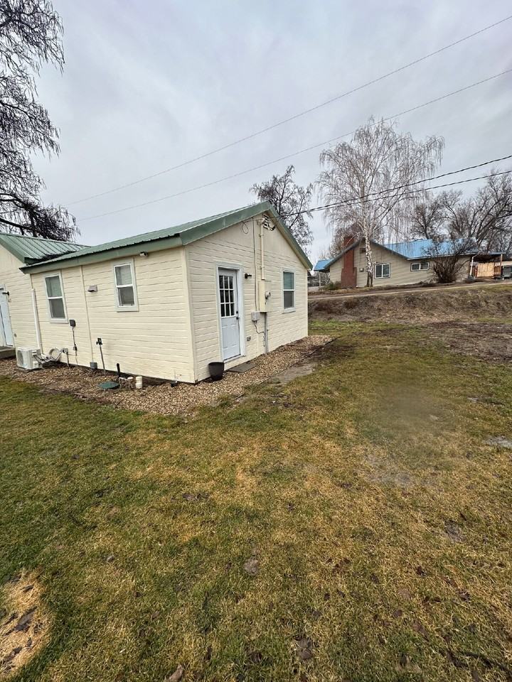 412 N 5th St - Photo 3 of 32