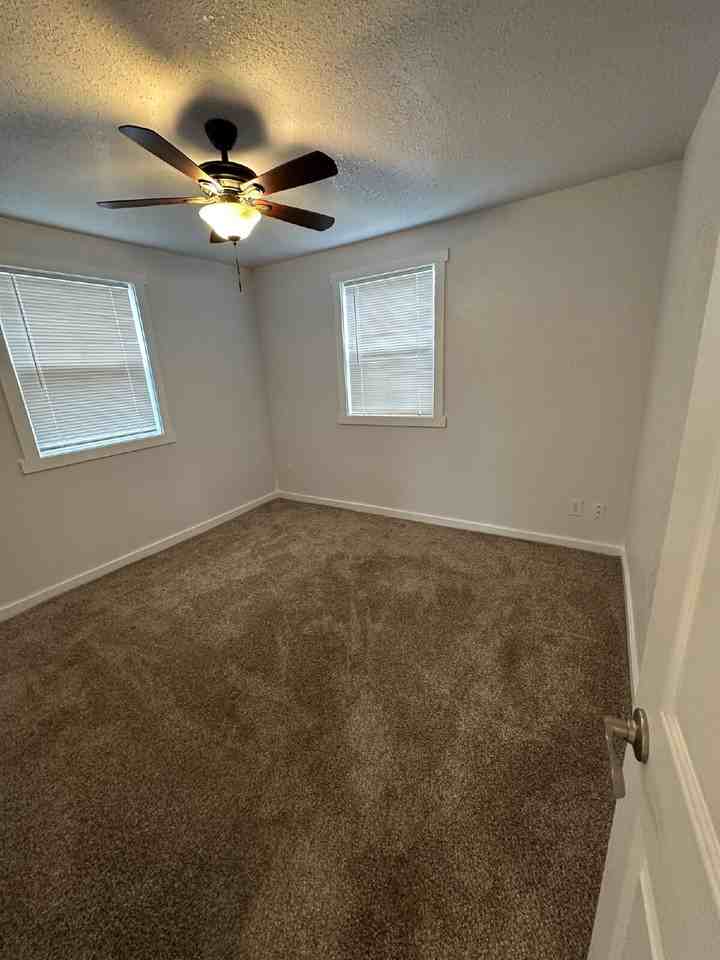 412 N 5th St - Photo 7 of 32