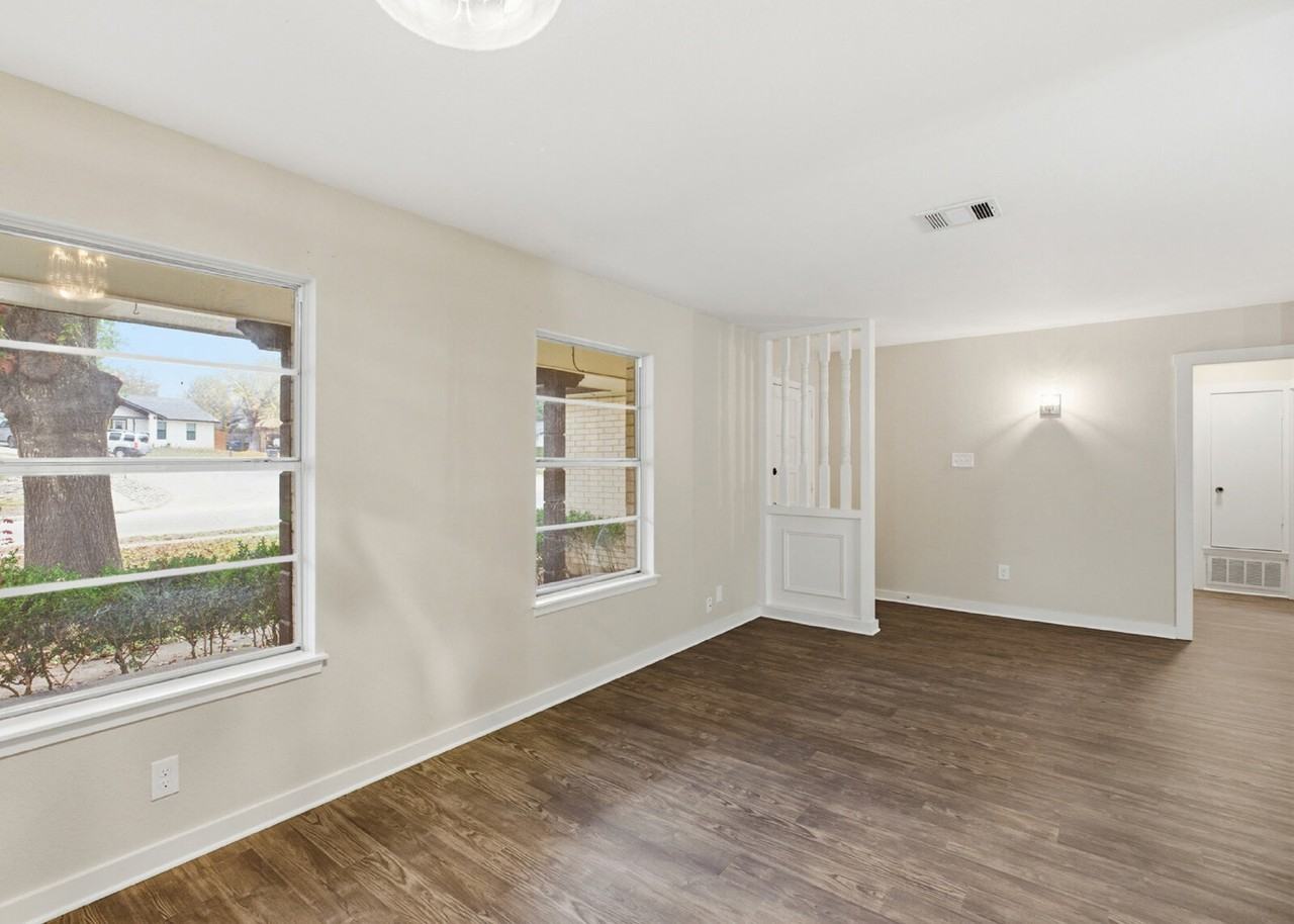 918 Clearview Dr - Photo 4 of 22