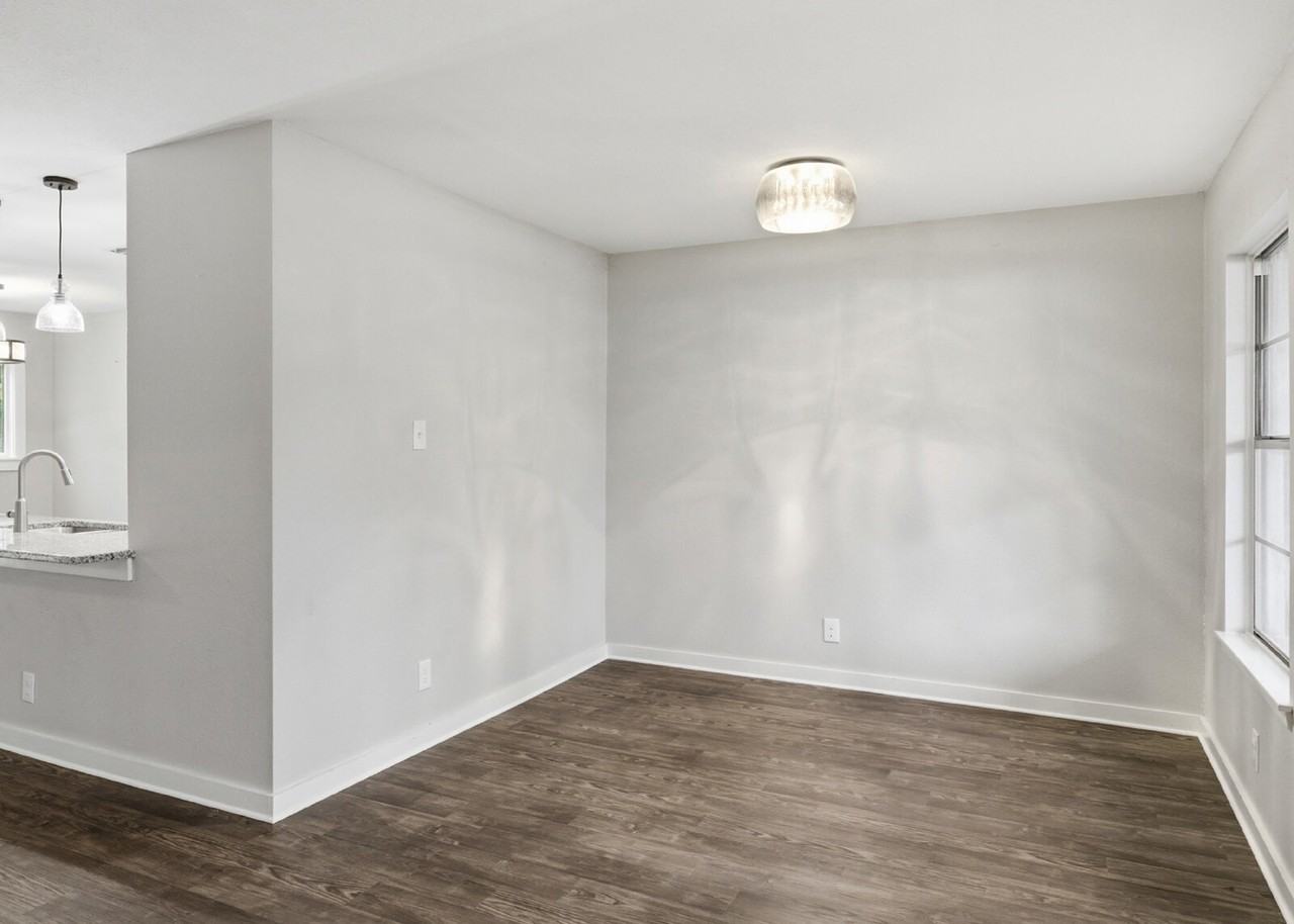 918 Clearview Dr - Photo 5 of 22