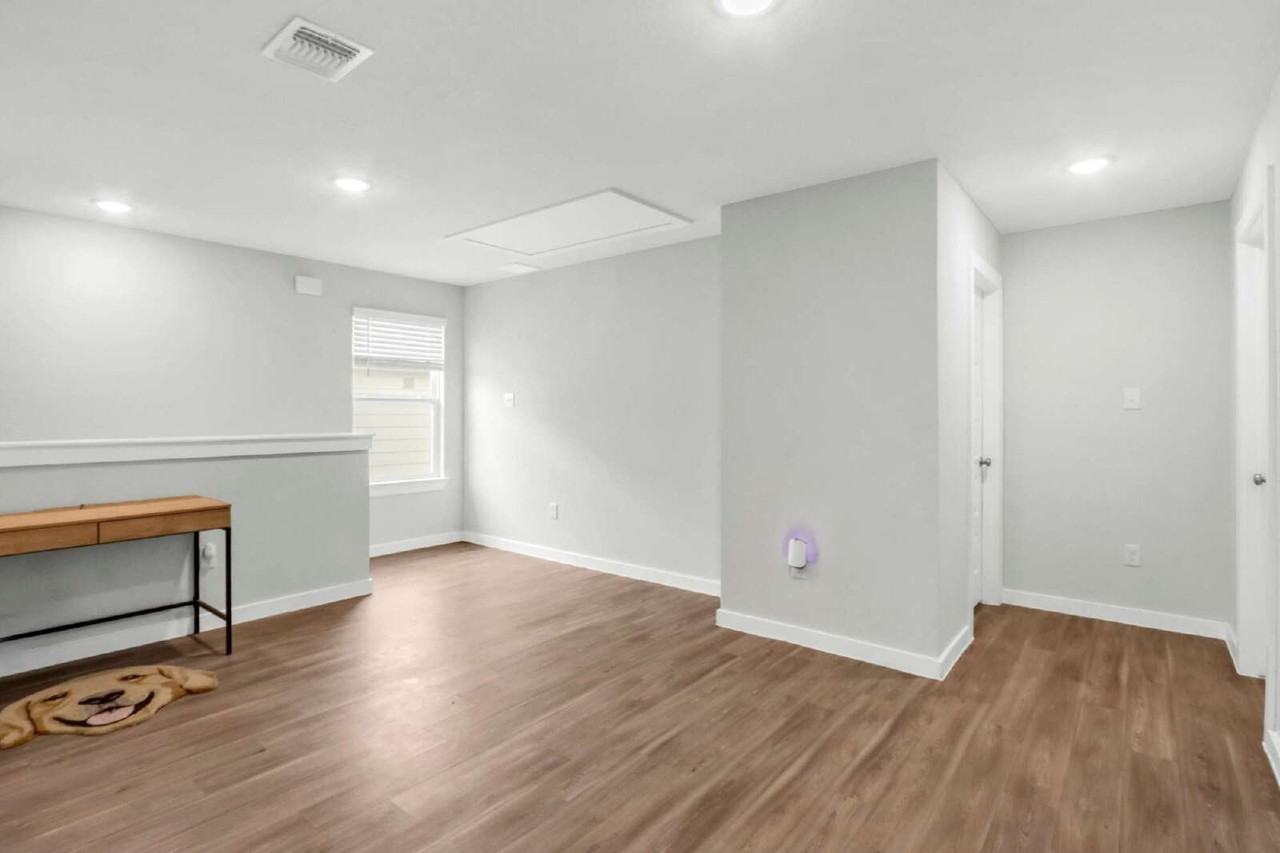 14543 Camino Way - Photo 4 of 31