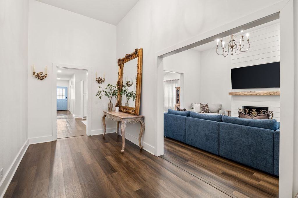 1614 Knowles St - Photo 6 of 41