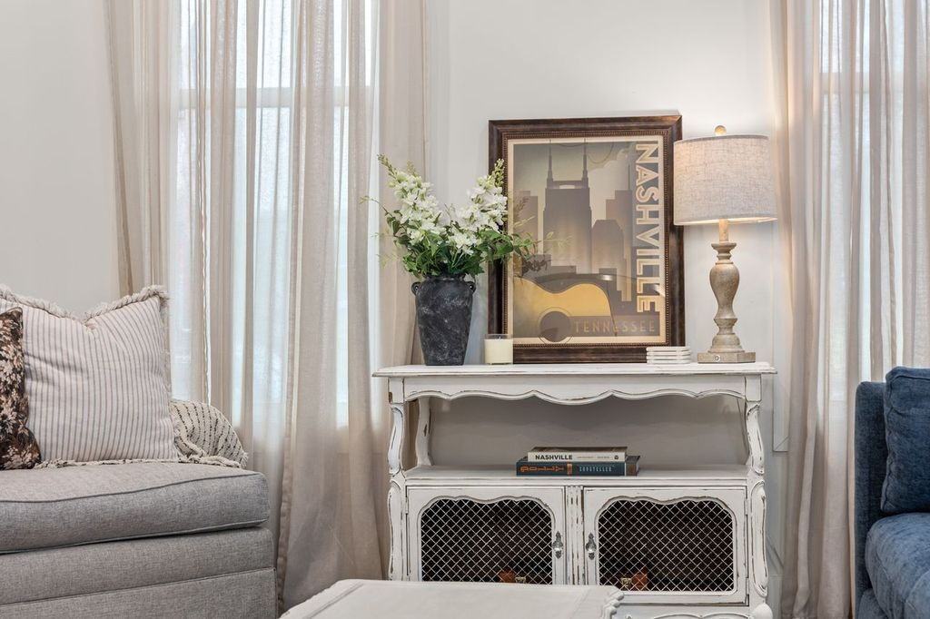 1614 Knowles St - Photo 7 of 41