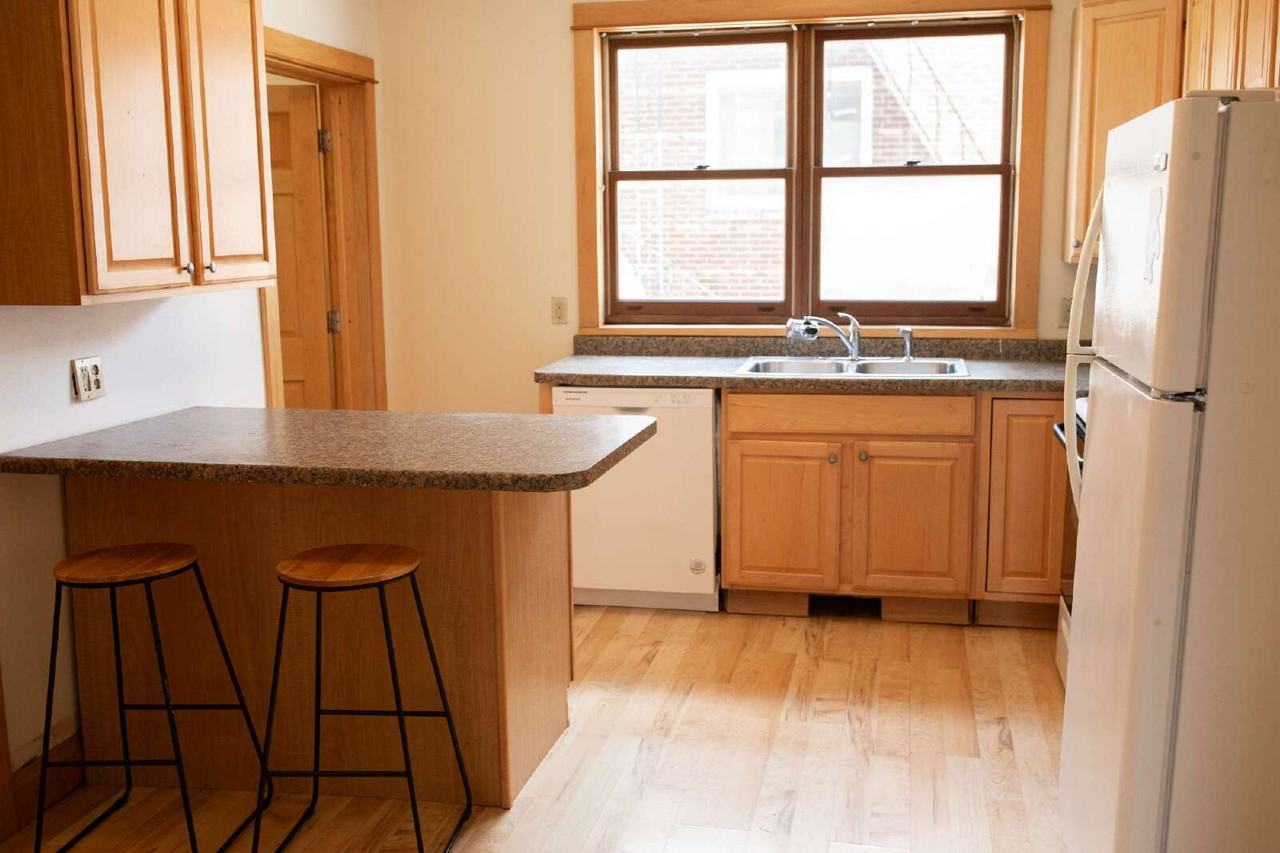 410 5th Ave - Photo 4 of 11