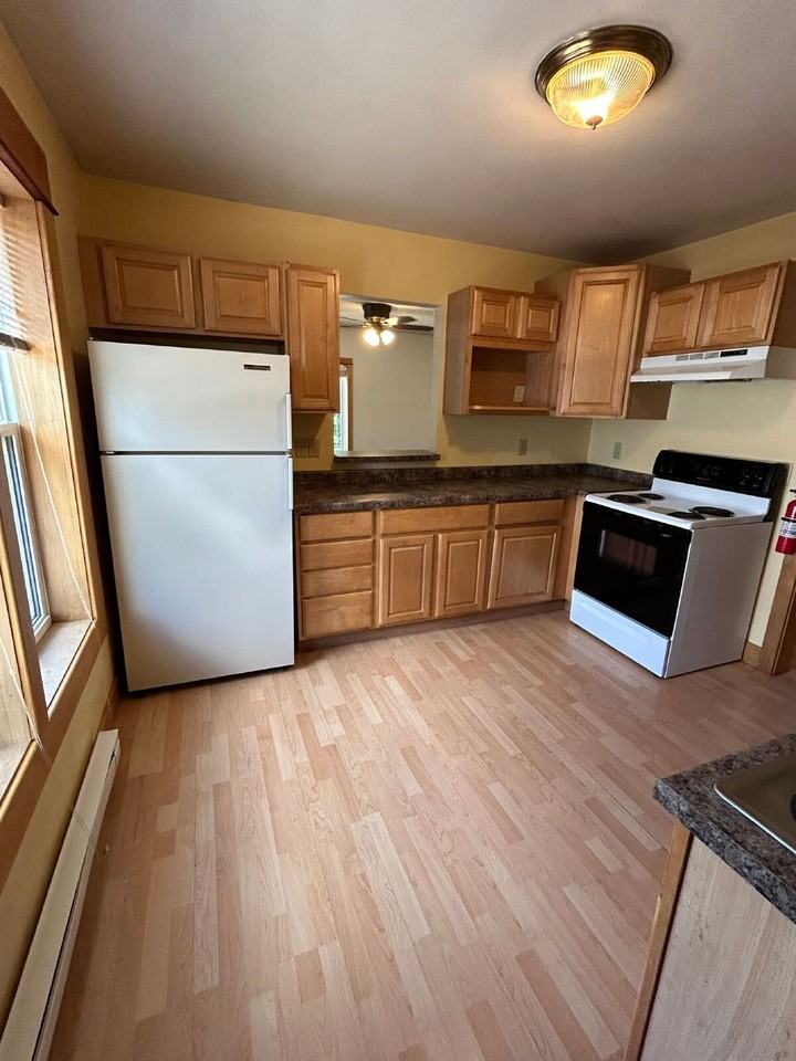 410 1/2 5th Ave - Photo 3 of 16