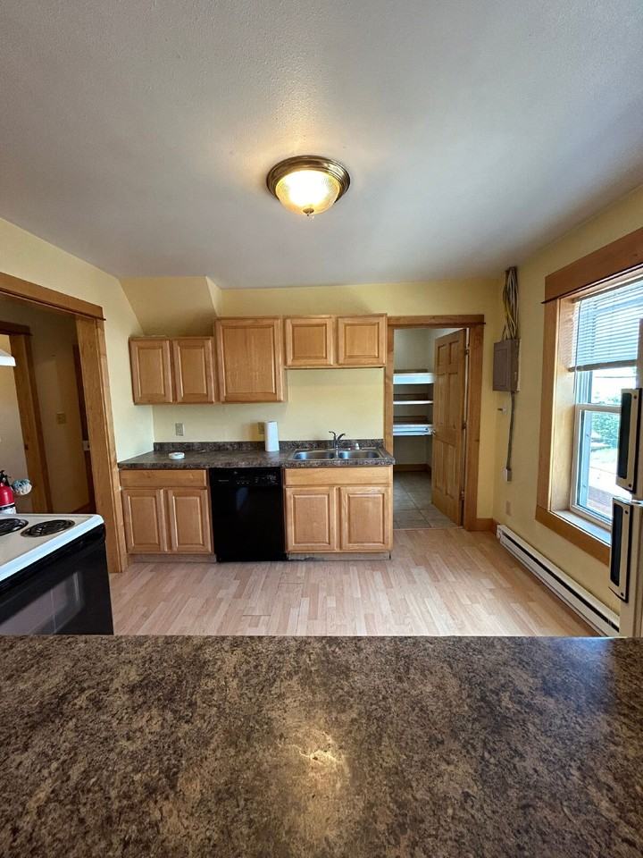 410 1/2 5th Ave - Photo 5 of 16