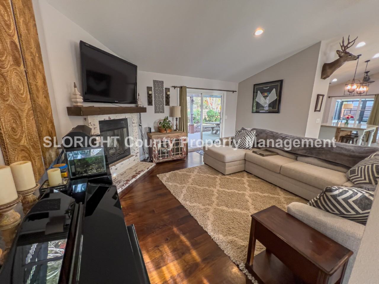 1055 Zinnia Ct - Photo 5 of 48