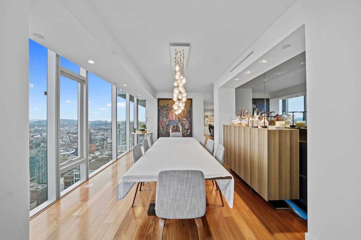 667 Howe Street - Photo 6 of 22