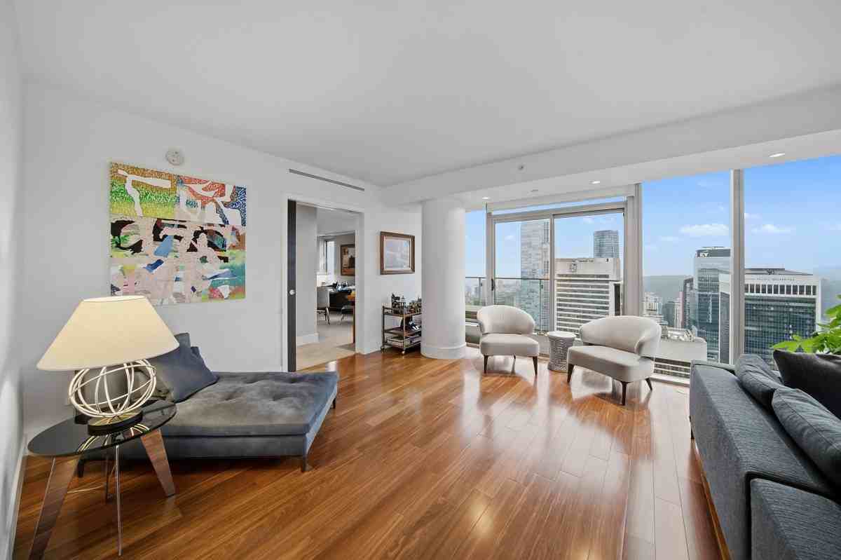 667 Howe Street - Photo 7 of 22