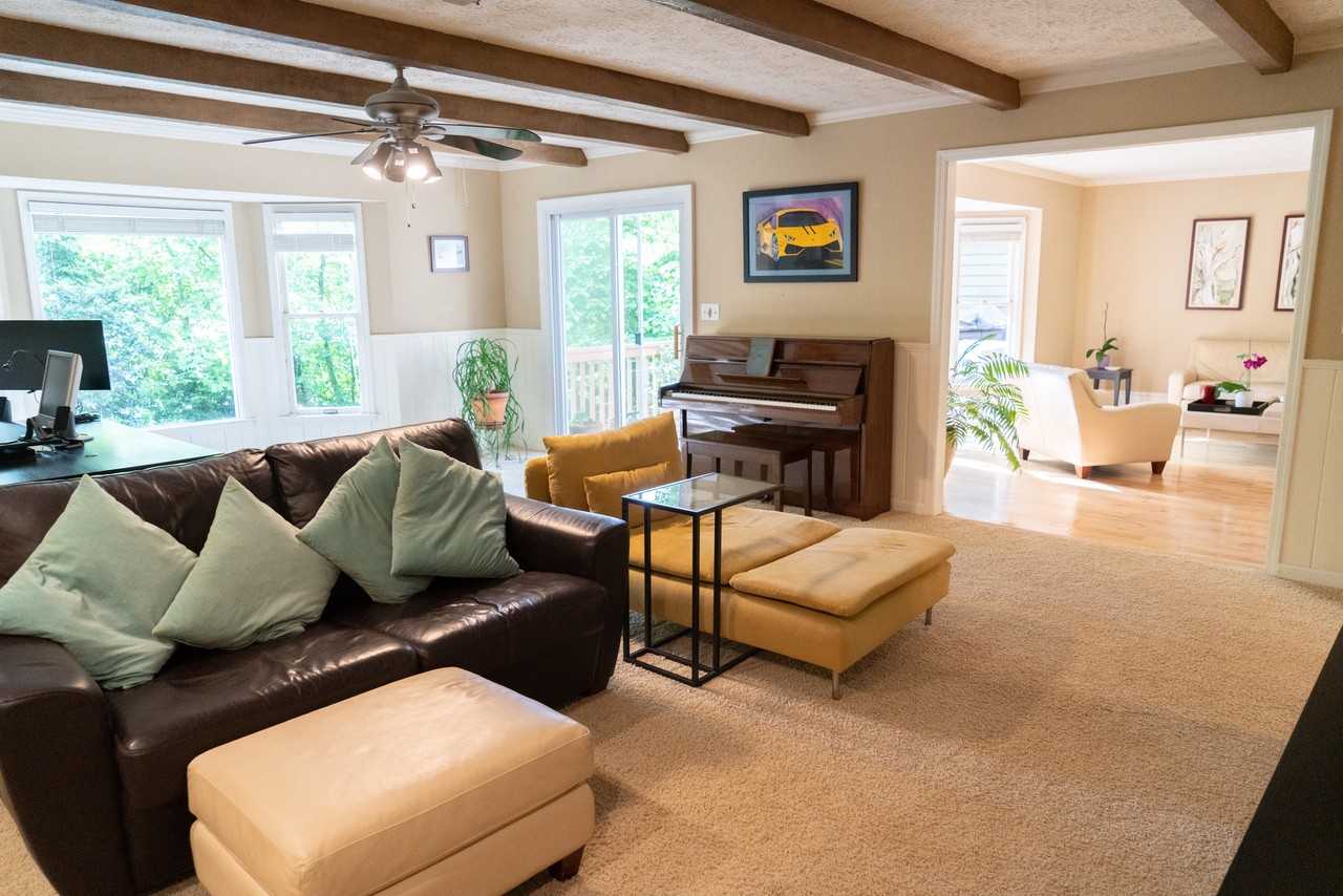745 Nile Dr - Photo 4 of 20