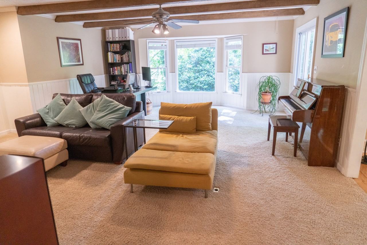 745 Nile Dr - Photo 5 of 20