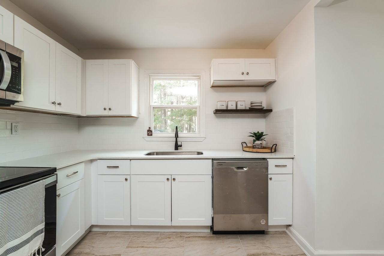 309 Cowan Rd Se - Photo 5 of 13