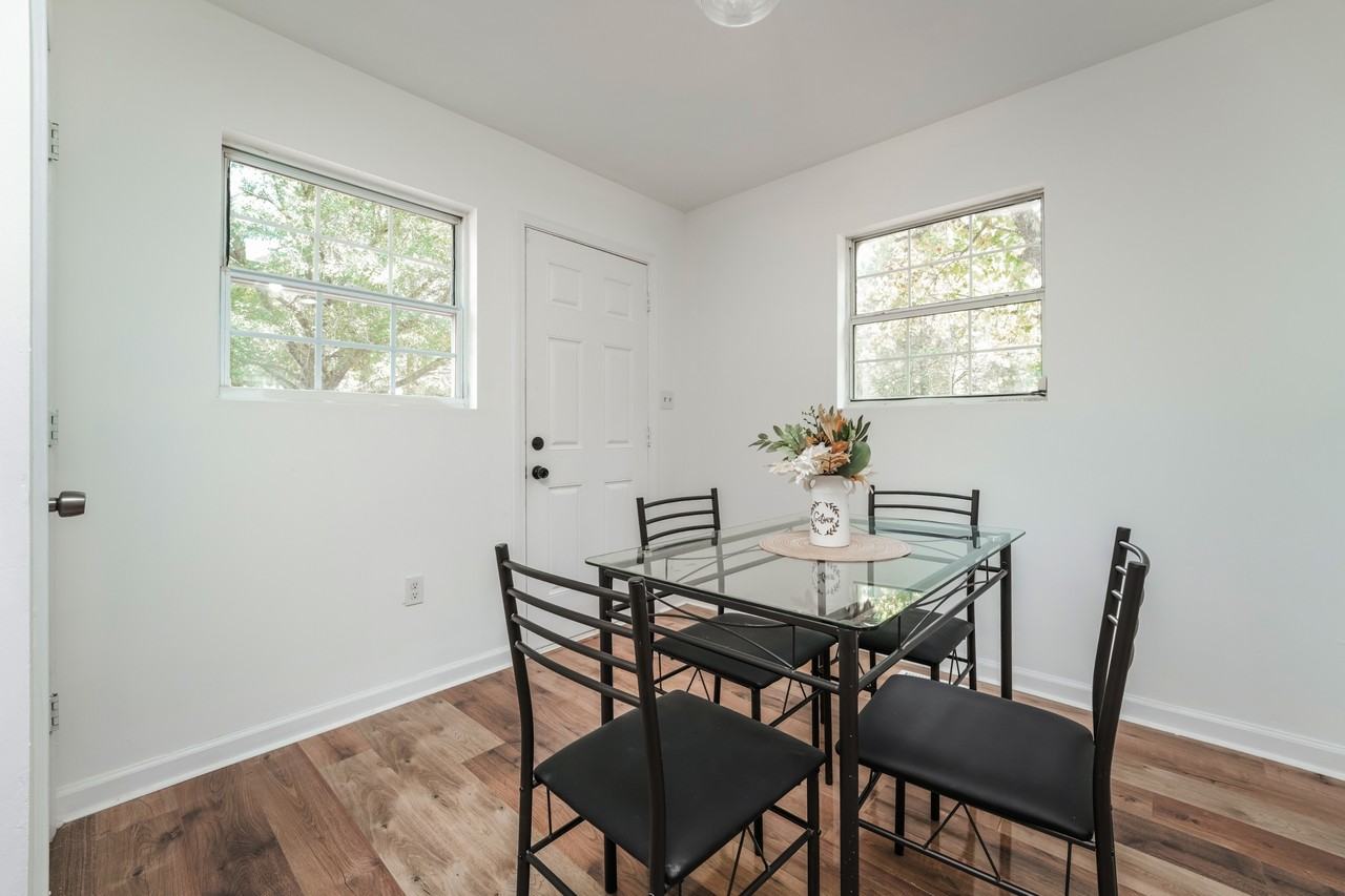 309 Cowan Rd Se - Photo 4 of 13