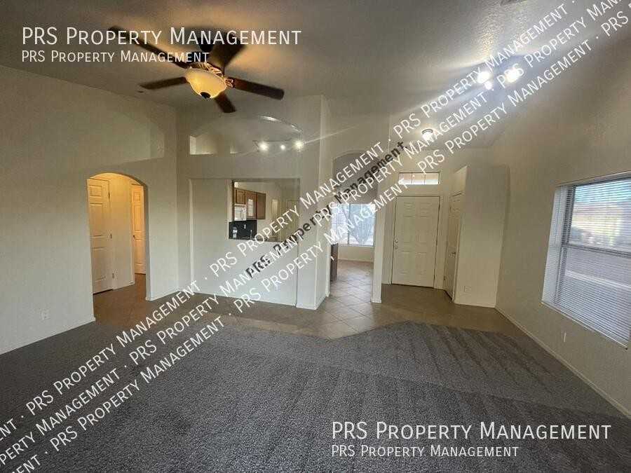 1122 E Butler Dr - Photo 3 of 14