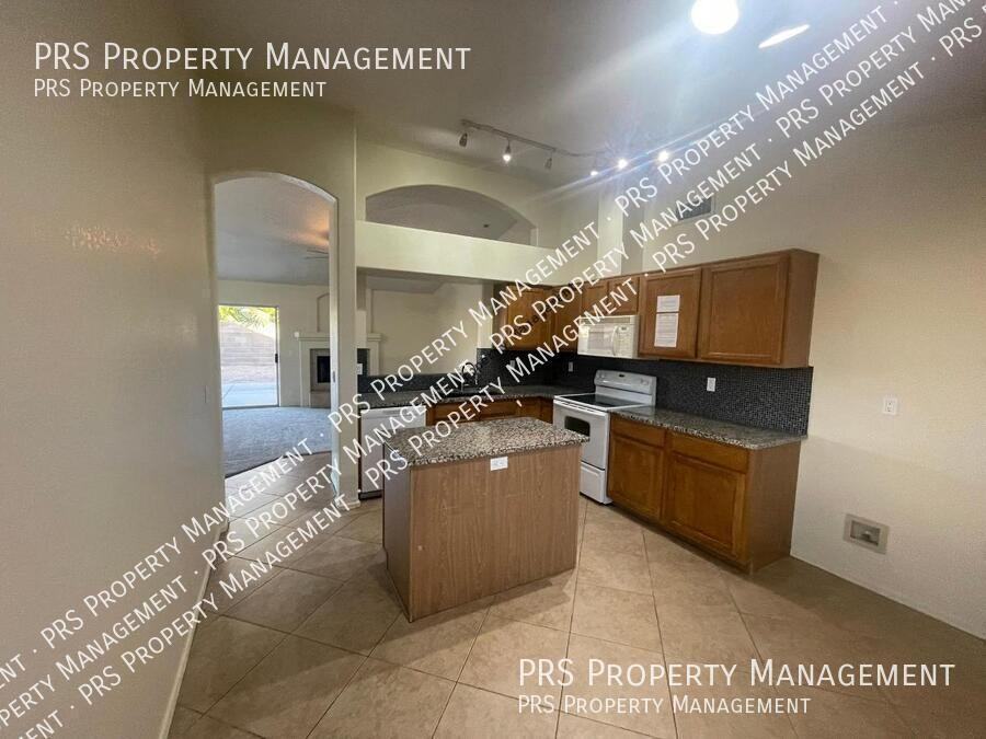 1122 E Butler Dr - Photo 6 of 14