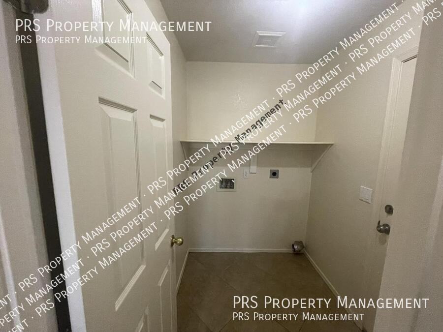 1122 E Butler Dr - Photo 7 of 14