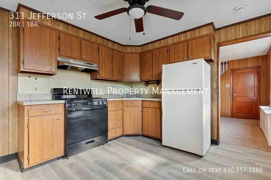 311 Jefferson St - Photo 2 of 16