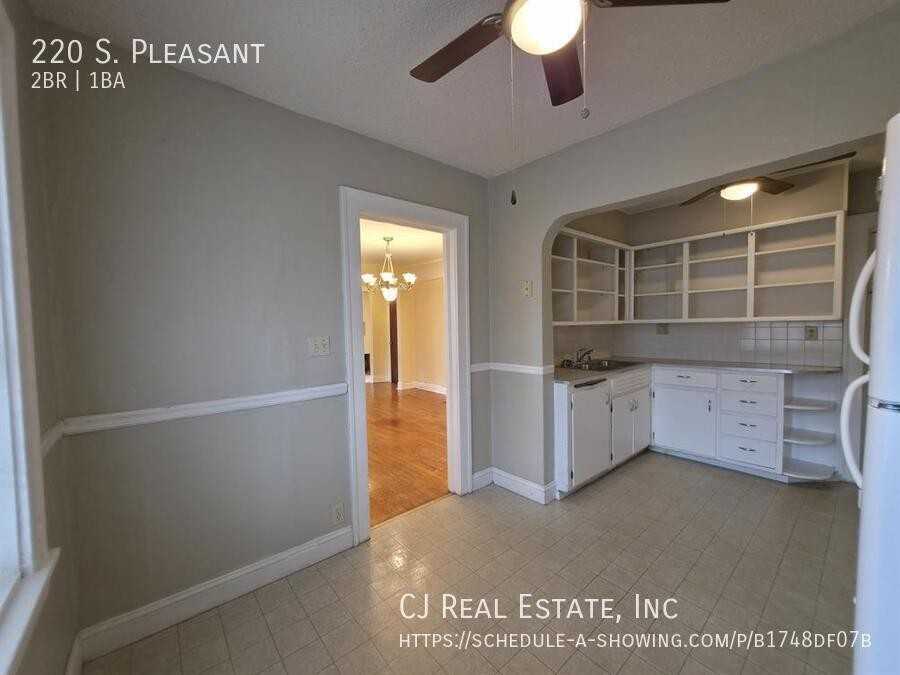 220 S Pleasant St - Photo 2 of 11