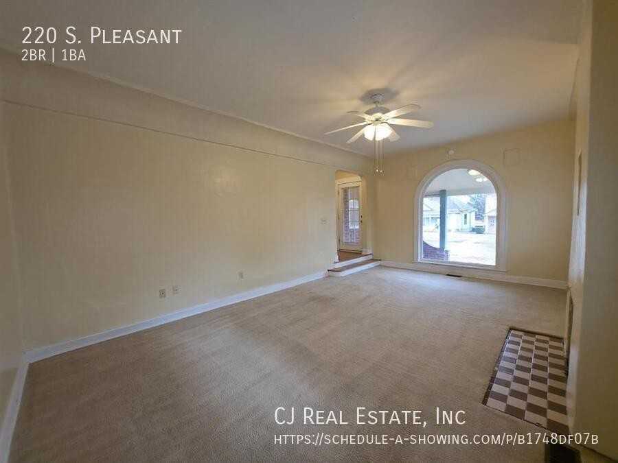 220 S Pleasant St - Photo 6 of 11